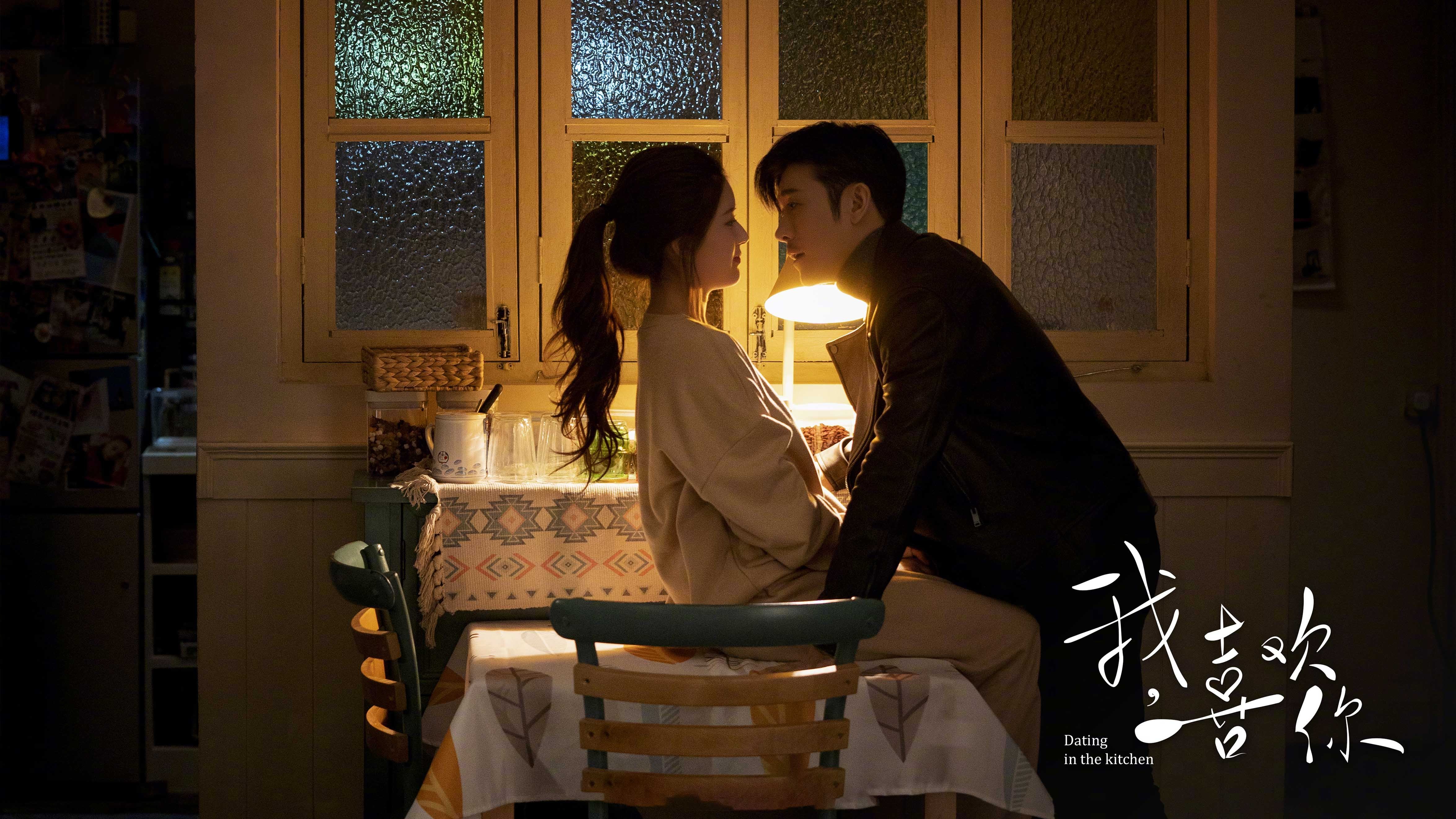 中国队技术动作精准获教练点赞,中国技巧队