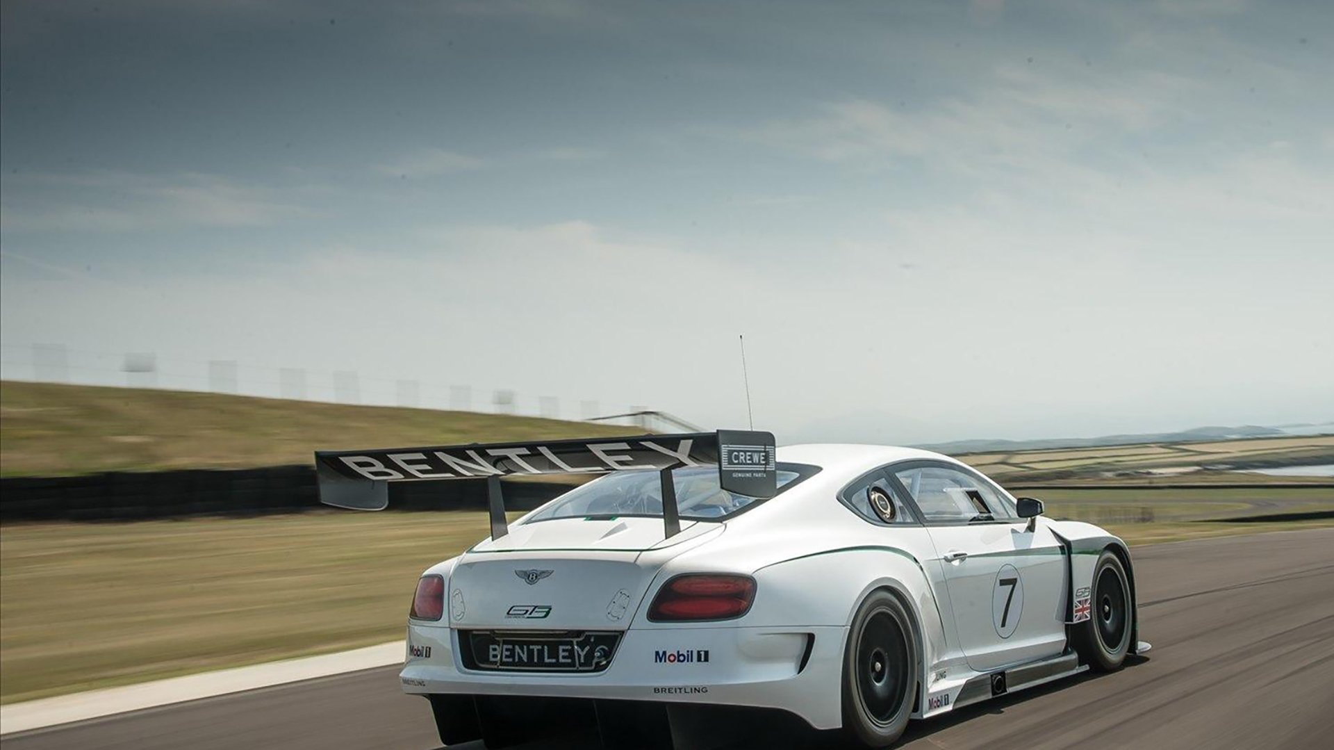 女子足球鼓励退役球员转岗参与青训与裁判工作,女足 退役